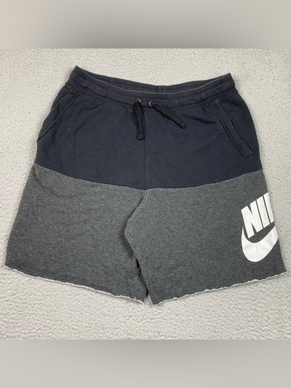 Nike Sweat Shorts Men's Size M Swoosh Logo Gym Workout Athletic French Terry